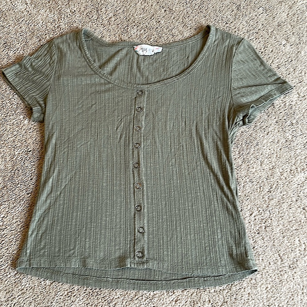 Pink rose ribbed olive green t shirt size small
